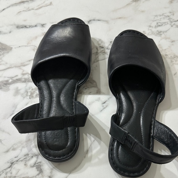 Born handcrafted footwear black leather slingback peep toe Sandals Size 7 - Picture 3 of 7